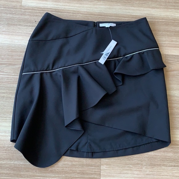 Chelsea &Walker asymmetrical bottom blk mini skirt - Picture 3 of 16